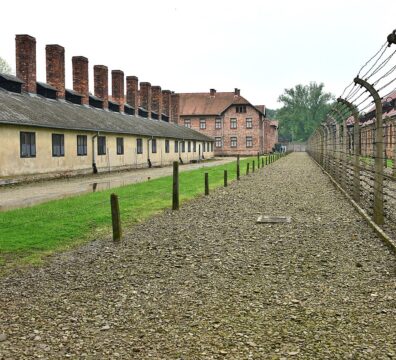 Auschwitz4